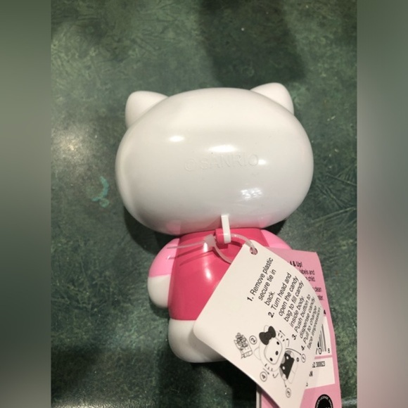 Hello Kitty adorable candy dispenser with candy pieces new - Picture 6 of 11